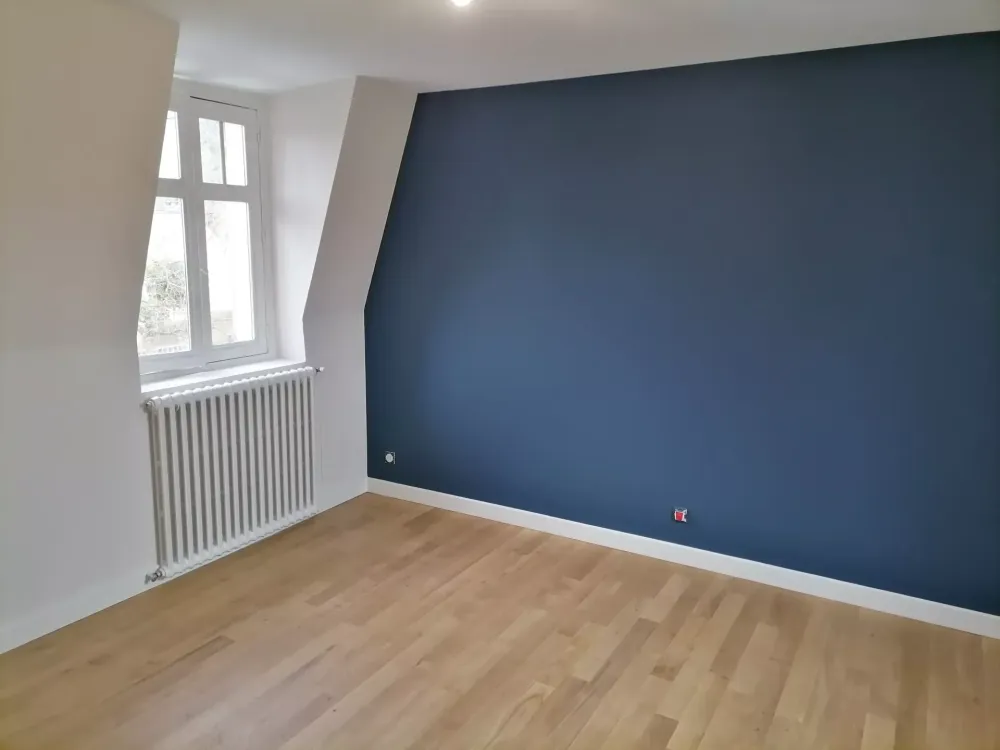 Peinture intérieure près de Descartes